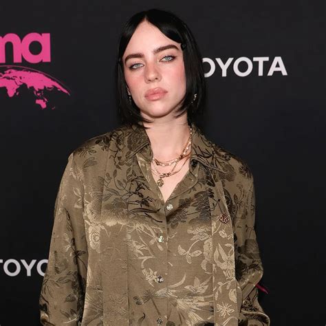 Billie Eilish Cheekily Responds to Her Bikini Photo Showing